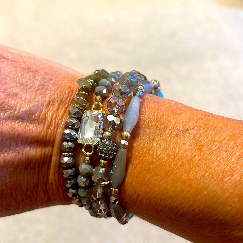 Grey sparkling stacking brackets